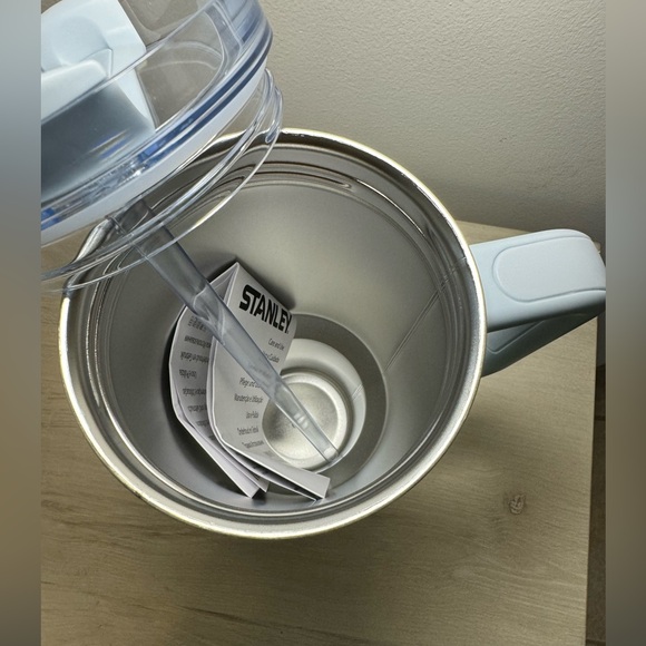 Stanley and Starbucks Sky Blue 40 Ounce Tumbler Cup NWT Spring 2024 - Picture 5 of 7